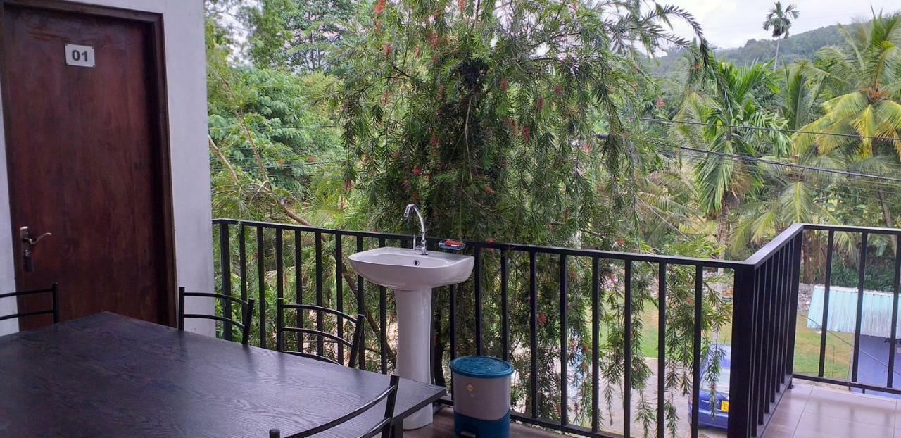 Travel Nest Apartment Бадула Екстериор снимка